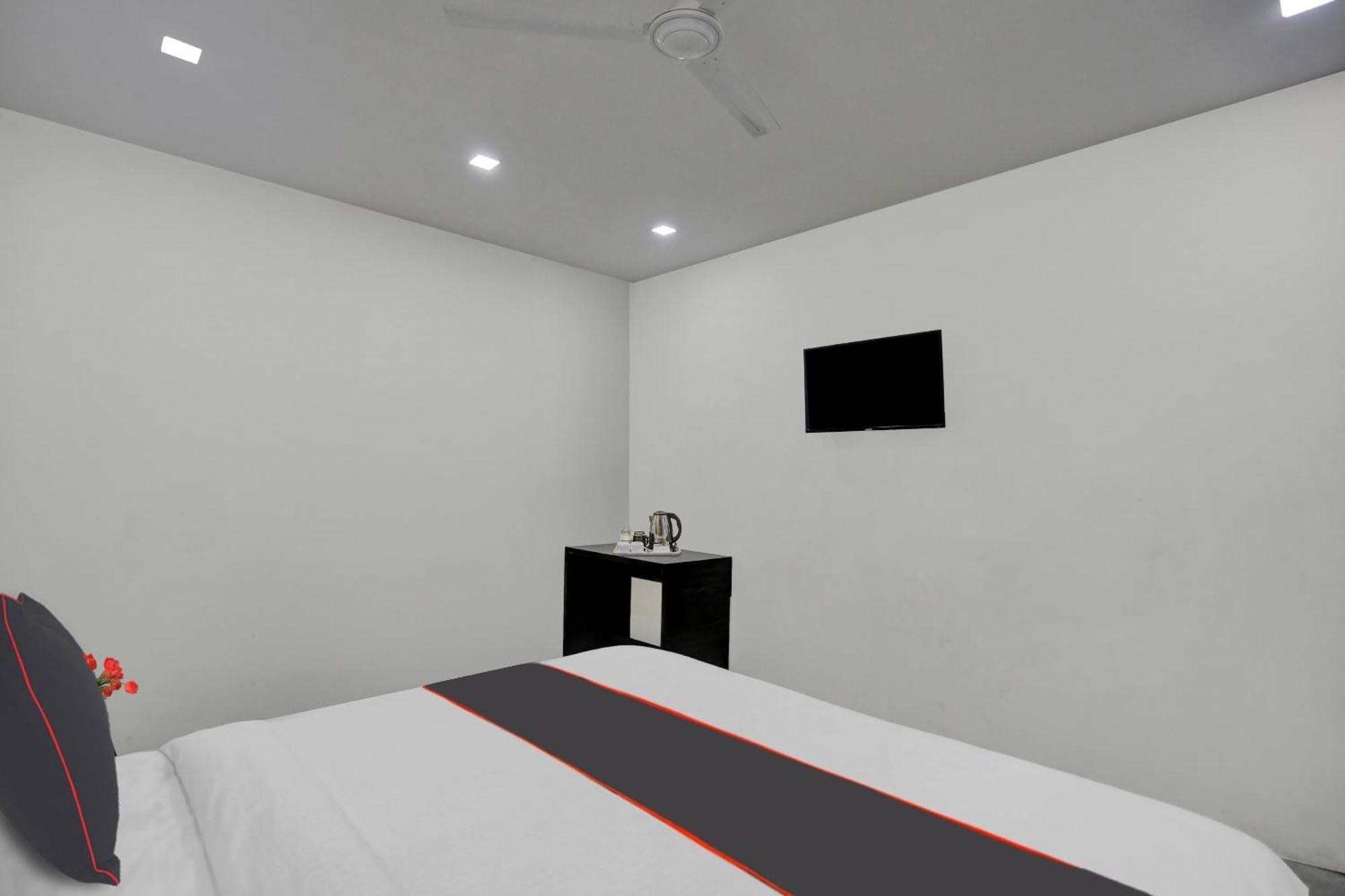 Hotel Super Townhouse The Arrow Near Lotus Temple Nueva Delhi Exterior foto