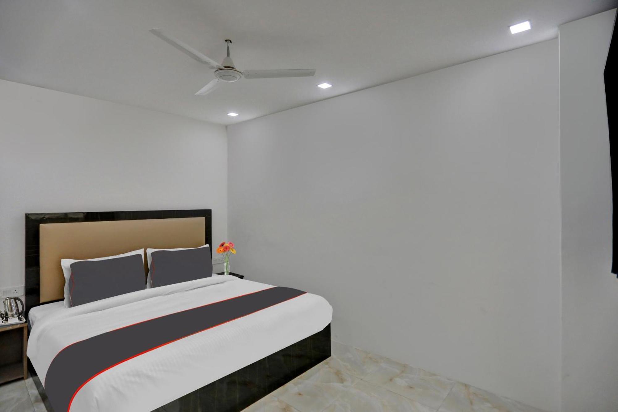 Hotel Super Townhouse The Arrow Near Lotus Temple Nueva Delhi Exterior foto