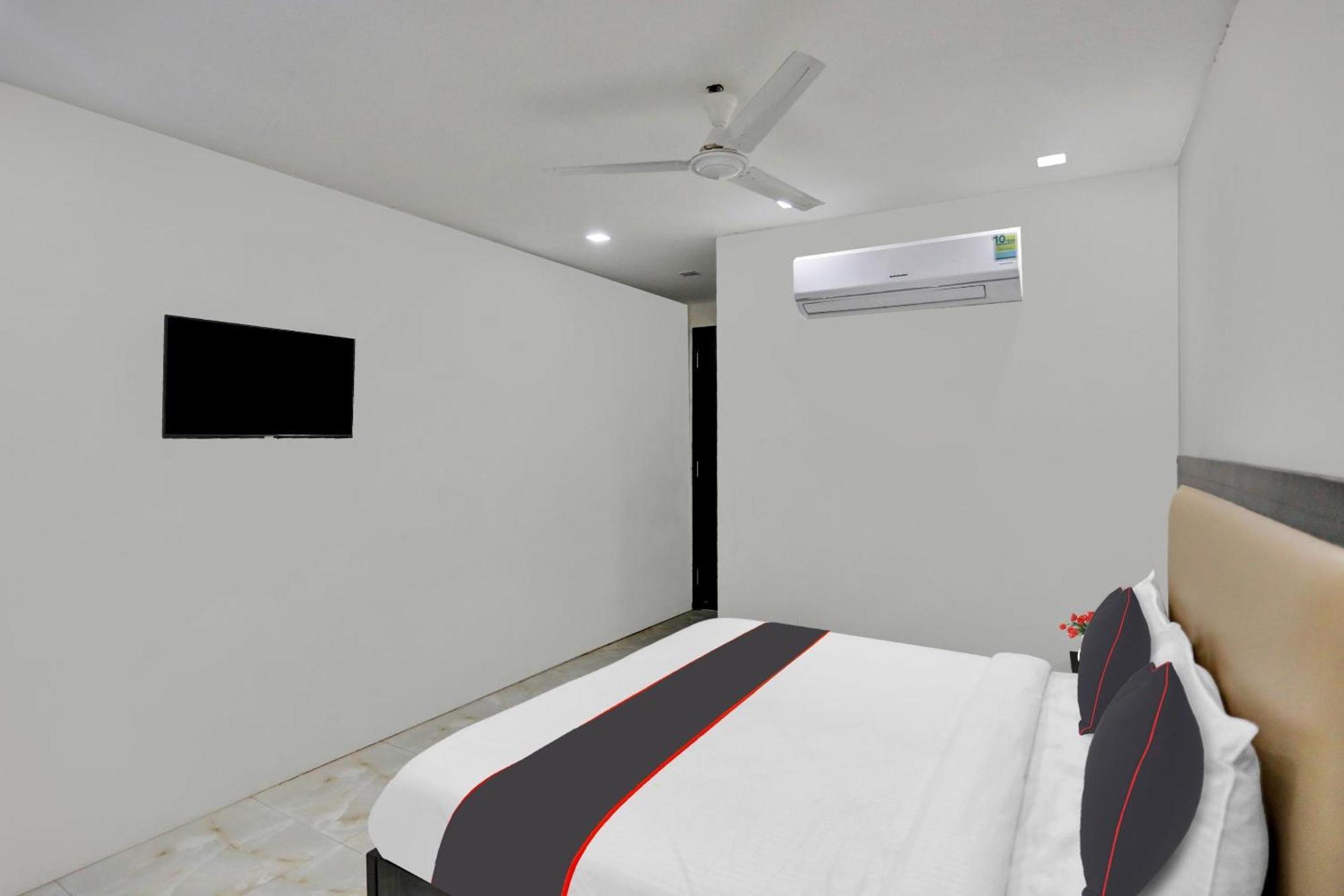 Hotel Super Townhouse The Arrow Near Lotus Temple Nueva Delhi Exterior foto