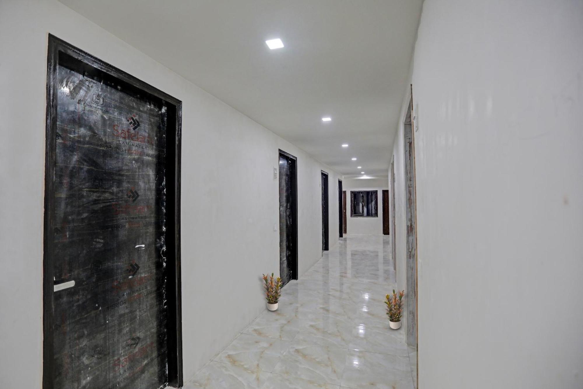Hotel Super Townhouse The Arrow Near Lotus Temple Nueva Delhi Exterior foto